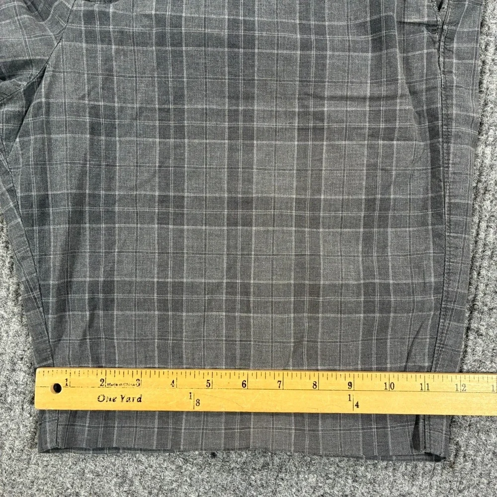 Banana Republic Mens Shorts Size 35 Gray Plaid Flat Front 100% Cotton Casual